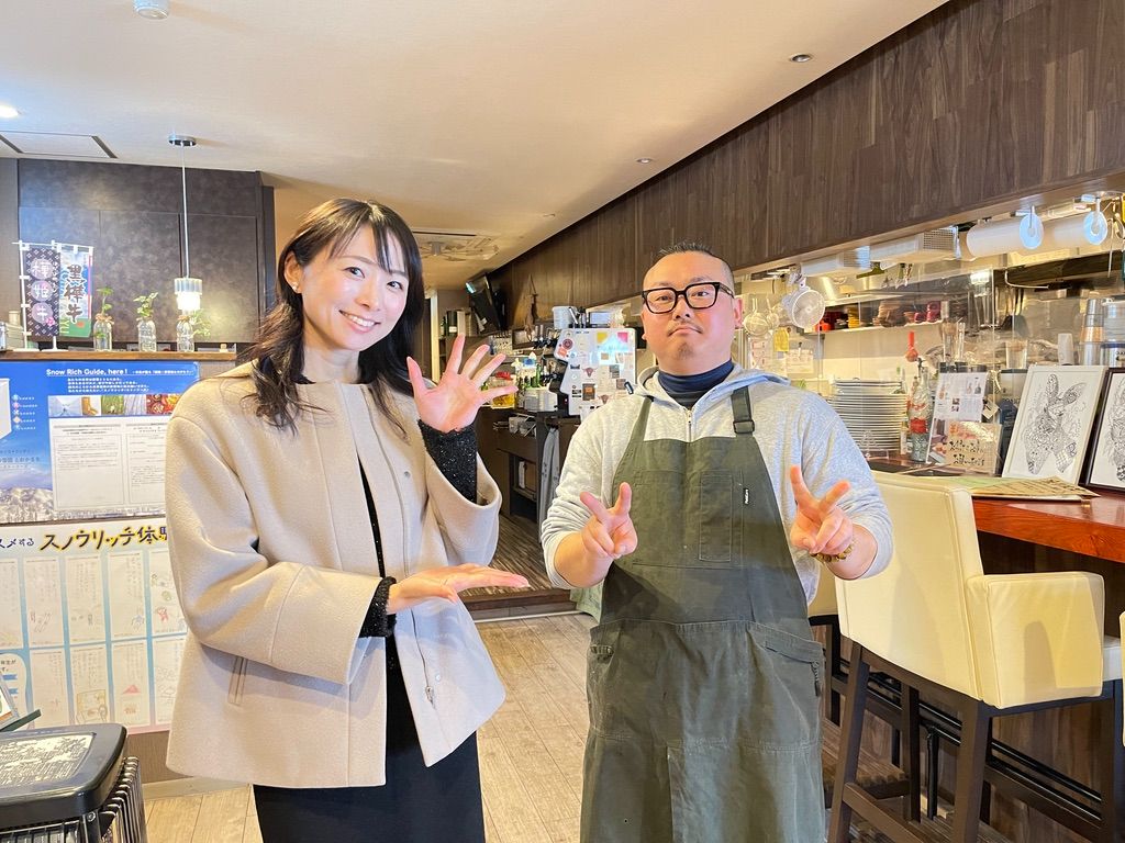 カフェオーナーと記念撮影