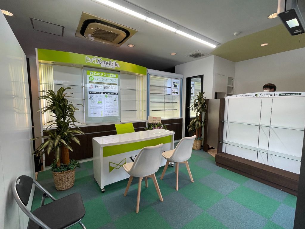 エックスモバイル十日町店 店内